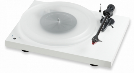 Pro-Ject Debut Carbon RecordMaster med 2M RED-pickup och digitalisering, pianovit i gruppen Hemmaljud / Hifi / Skivspelare hos BRL Electronics (10203000084W)