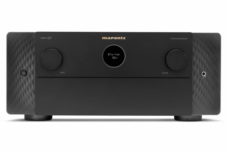 Svart hemmabioförstärkare med två rattar och digital display.