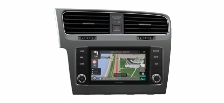 Multimedia-system med navigation, anpassat för VW Polo.