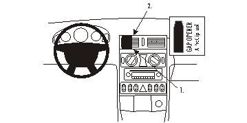 Instrumentpanel med ratt och kontrollknappar i Chrysler Crossfire 04-07.