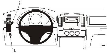 Visar instrumentpanelen med ratt och radio i Suzuki Grand Vitara/XL-7.