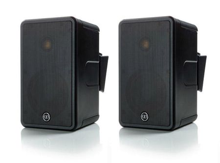 Svart par av Monitor Audio CL50 högtalare för inomhus- och utomhusbruk.