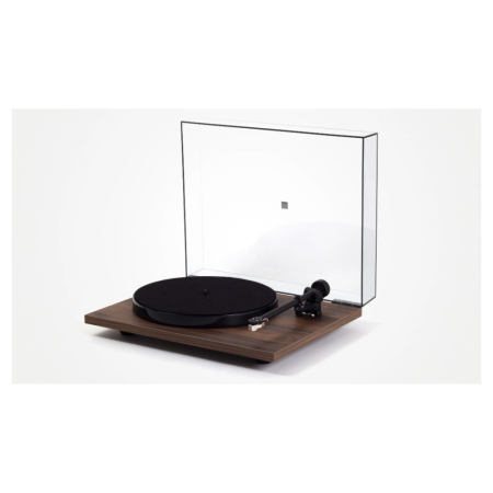 Rega Planar 1 Carbon Plus med inbyggt RIAA, valnöt i gruppen Hemmaljud / Hifi / Skivspelare hos BRL (291PLANAR1PLUSWA)