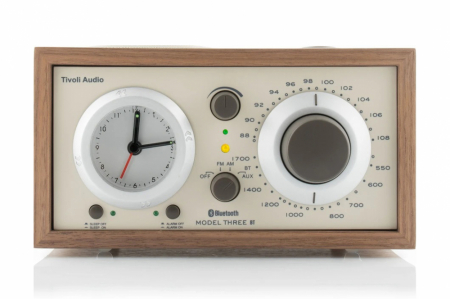 Tivoli Audio Model Three BT USB bordsradio med Bluetooth, valnöt/beige i gruppen Hemmaljud / Högtalare / Bluetooth-högtalare hos BRL Electronics (404M3USBTCLA)