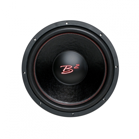 En svart subwoofer med röd detalj och B2 Audio-logotyp.