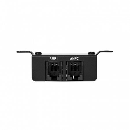 Y-adapter med två anslutningar märkta AMP1 och AMP2.