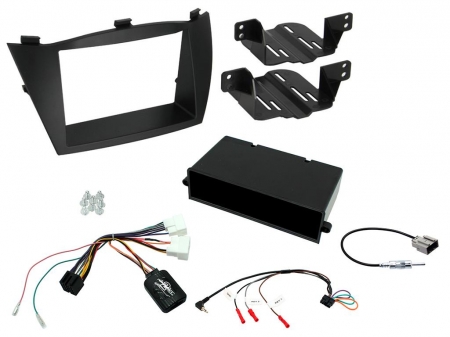 Installationskit med ram, fästen, kablar och adapter för Hyundai IX35.