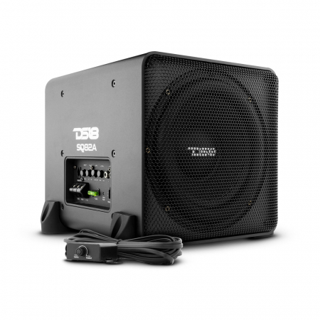 En svart subwoofer med 8 tum element och kontroller på baksidan.