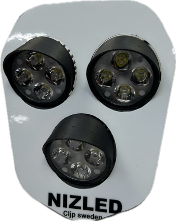 Trippelljus kallvit 120w Triumph 2024-, vit dekal, 3xE406k NIZLED i gruppen Billjud / LED-Belysning / Enduro / Vad passar min hoj / Triumph / 2024- hos BRL (871TRIUMPH24E40F3)