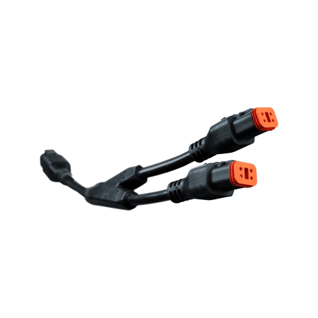Strands Pro DT-splitter, 4-pin till 2x 4-pin pluggar i gruppen Billjud / LED-Belysning / Monteringstillbehör / Kablar och kontakter hos BRL (872907001)