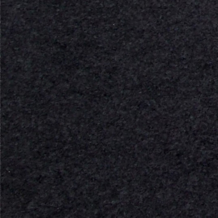 Svart högtalarmatta med klisterbaksida, 1 meter lång.