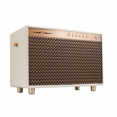 Vit Bluetooth-högtalare med guldiga detaljer och mönstrad frontgrill.