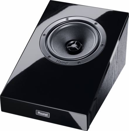 Svart atmoshögtalare med rund diskant och reflexport. Elegant design.