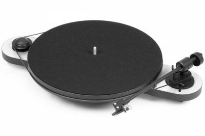Pro-Ject Elemental Vit/Svart