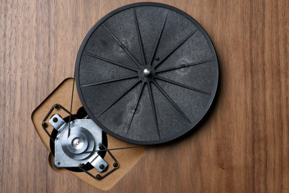 Pro-Ject Debut Carbon RecordMaster med 2M RED-pickup och digitalisering, pianovit
