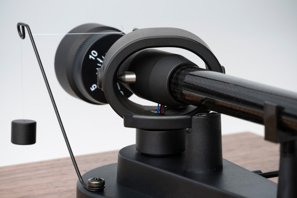 Pro-Ject Debut Carbon RecordMaster med 2M RED-pickup och digitalisering, pianovit