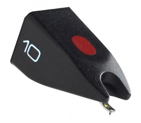 En svart ljudnåls topp med röd punkt och nummer 10.