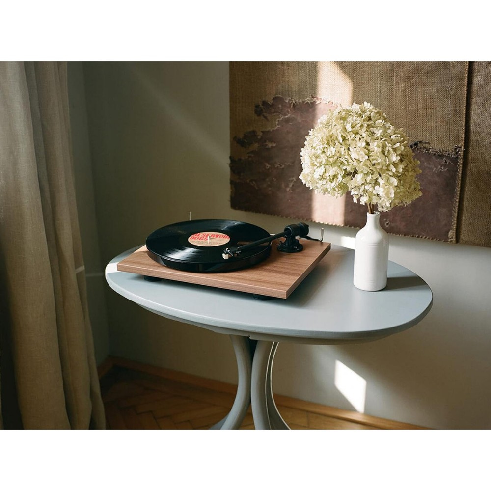 Pro-Ject T1 Phono SB skivspelare med AT3600L-pickup, valnöt