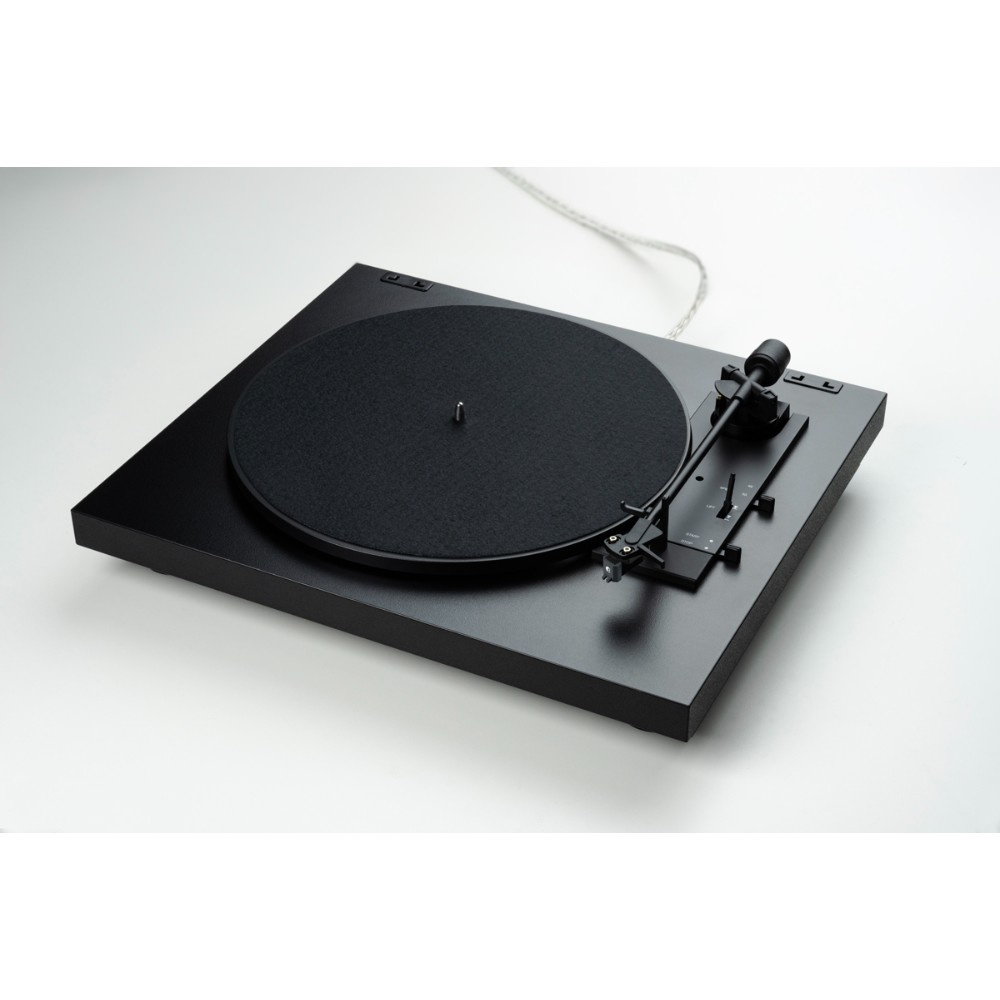 Pro-Ject A1.2 helautomatisk skivspelare med Pick-It MM E, svart