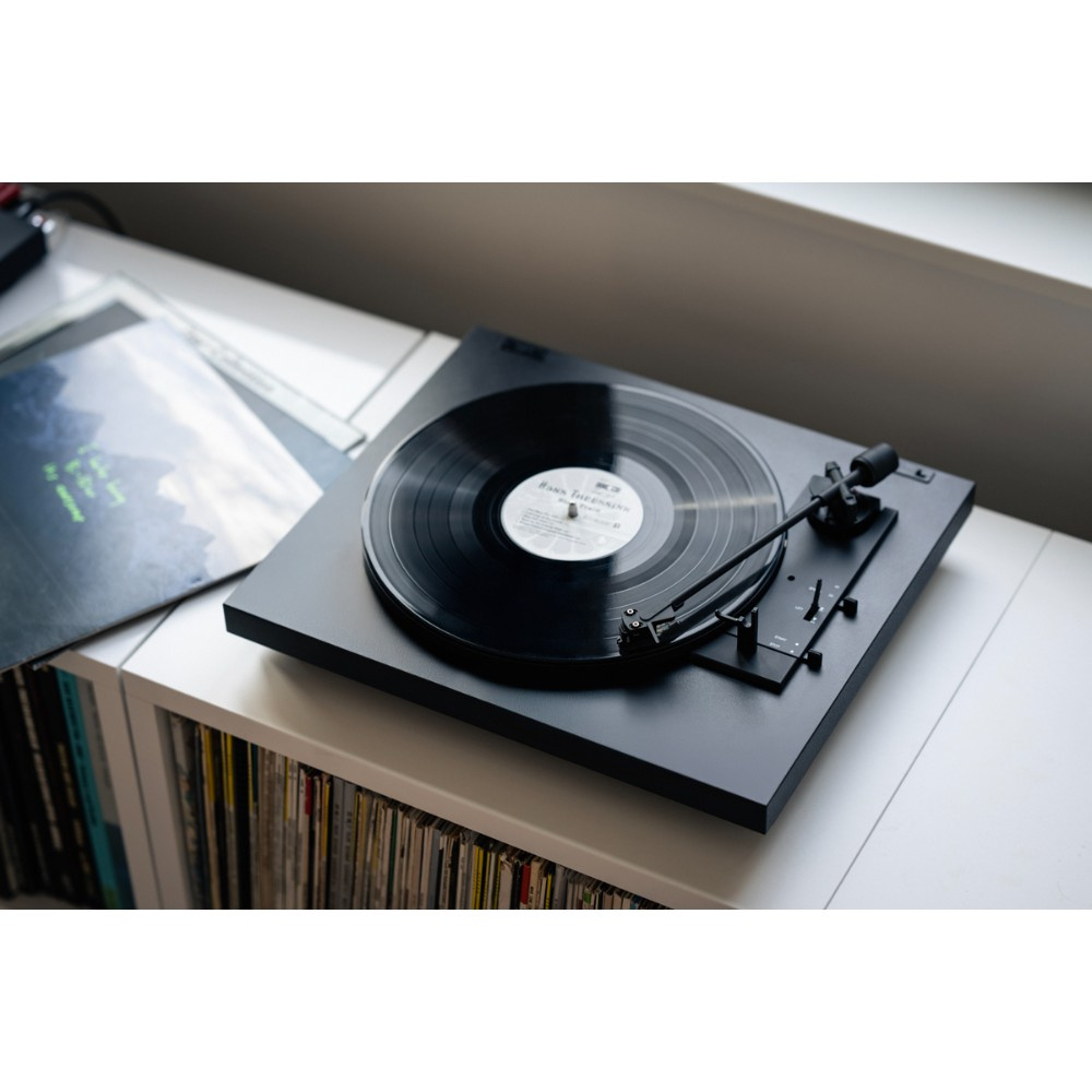 Pro-Ject A1.2 helautomatisk skivspelare med Pick-It MM E, svart