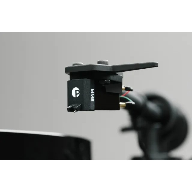 Pro-Ject E1.2 Phono med Pick It MM E-pickup, pianosvart