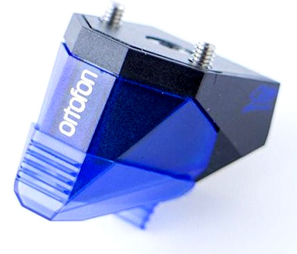 En blå pickup med klara linjer och Ortofon-logotyp.