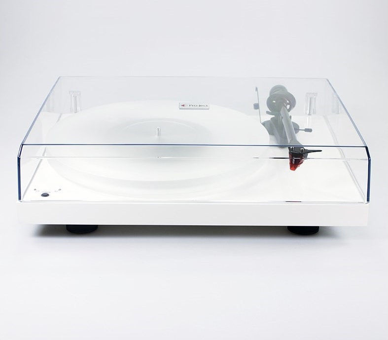 Pro-Ject Debut Carbon Esprit DC SpeedBox med 2M Red, pianolackad skivspelare