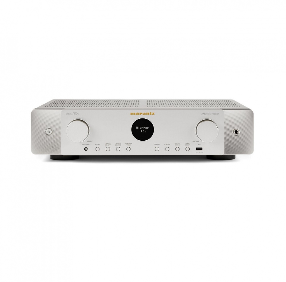 Slimmad silver hemmabioförstärkare med knappar och skärm. Marantz Cinema 70S.