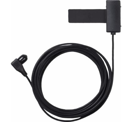 En svart DAB-antenn med kabel och kontakt.