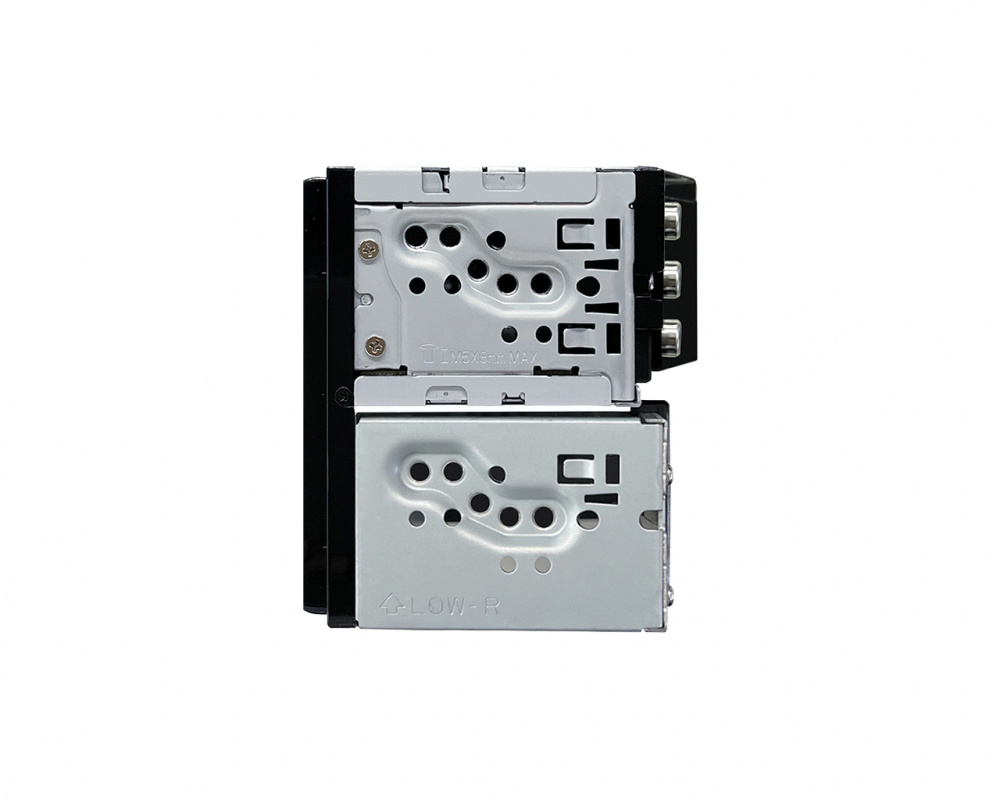 En bilstereoenhet med DAB och kontakter.