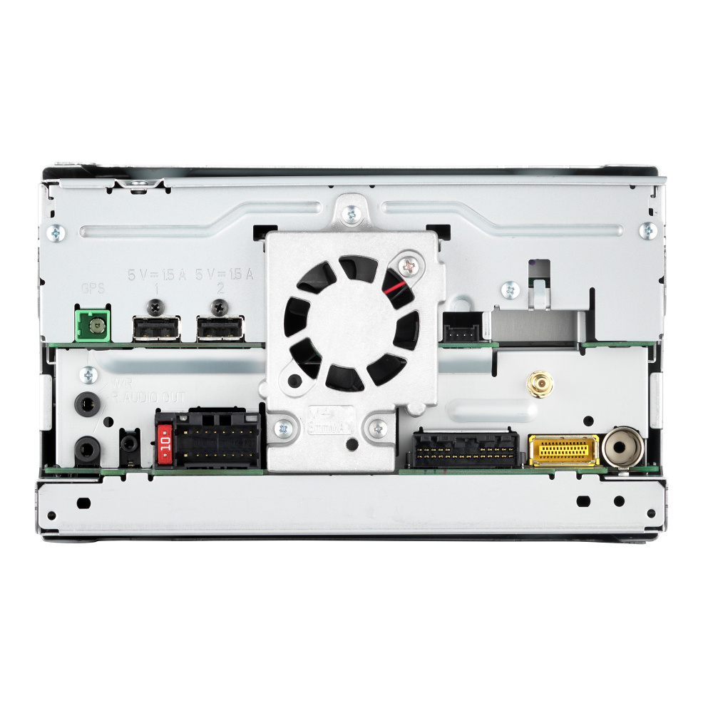 Baksidan av en bilstereo med anslutningar och fläkt.