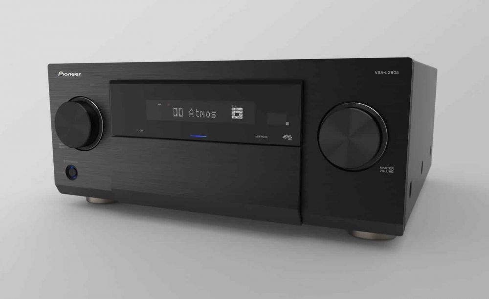 Hemmaljudsförstärkare med två stora reglage och digital display.