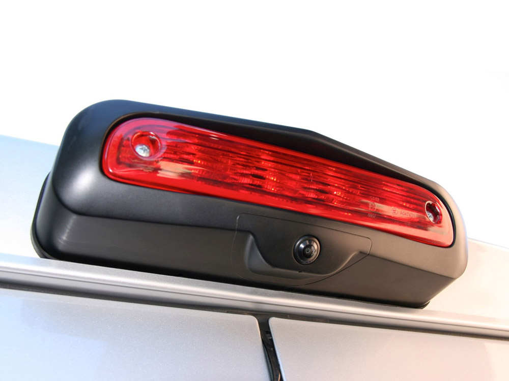Monteringskit för backkamera med röd lysen. Designad för Fiat Ducato.