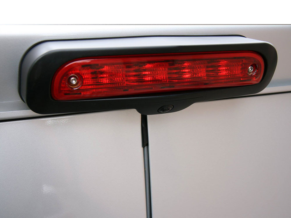 Monteringskit för backkamera med röd lampa, designad för Fiat Ducato.