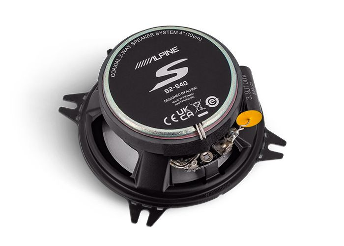 Koaxialhögtalare från Alpine, modell S2-S40, 4 tum, med svart och grön design.