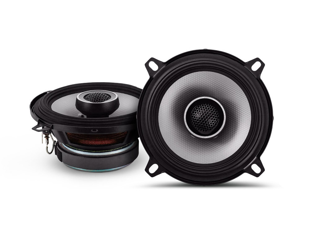 Koaxialhögtalare med 5.25 tum diameter och modern design.