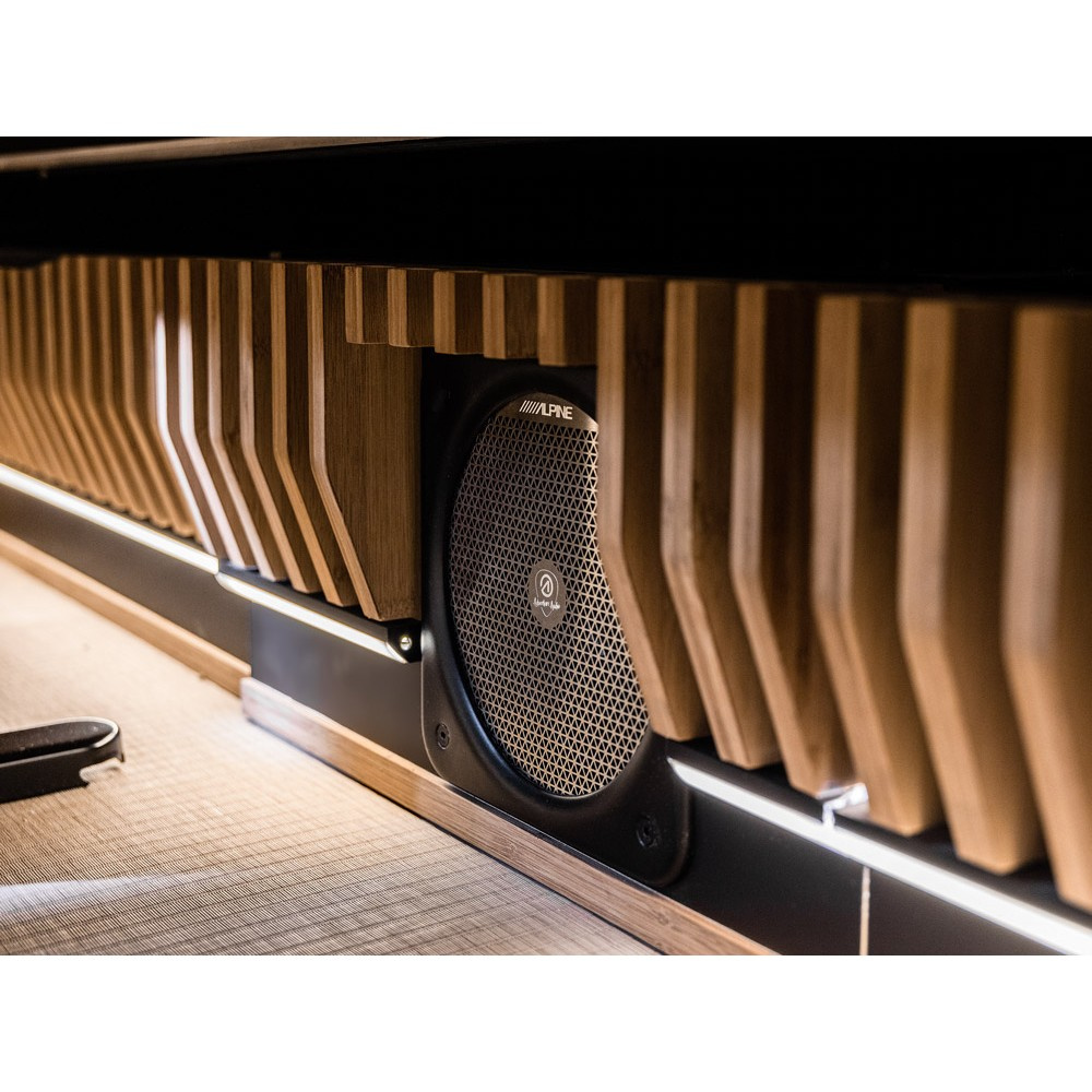 Alpine SWC-D84L, kompakt baslåda