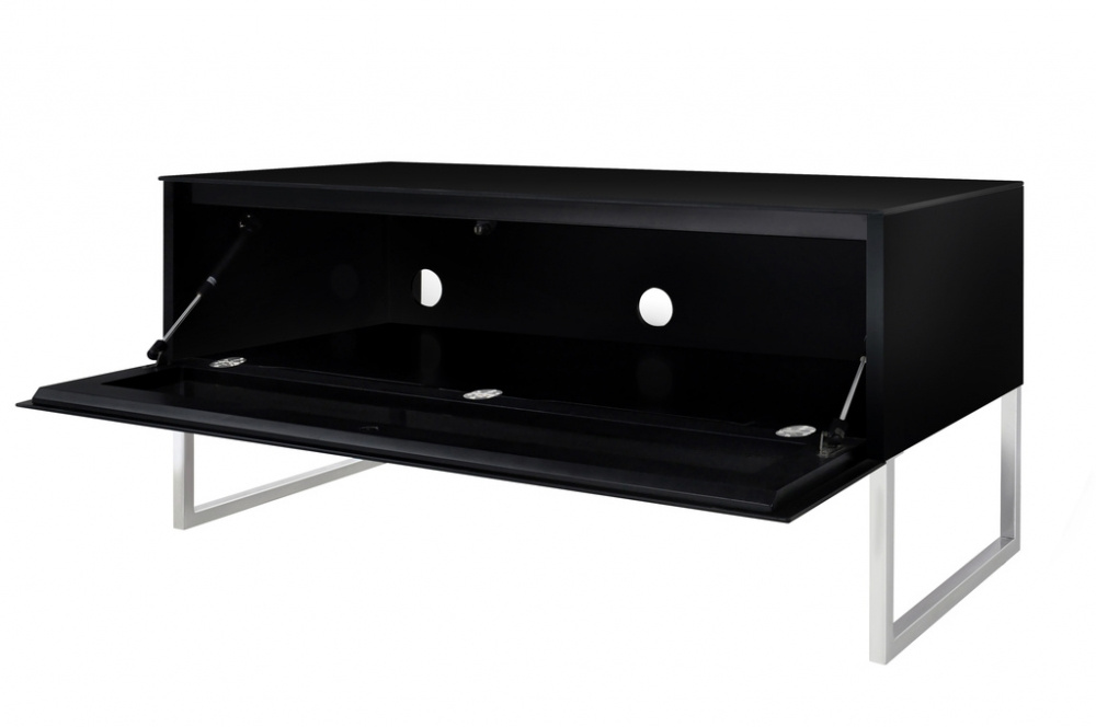 Mediabänk i pianosvart med öppning och metallben. Enkel och modern design.