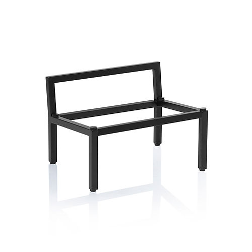 En enkel, svart stativstruktur för ljudutrustning.