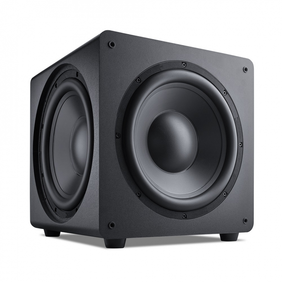 Svart aktiv subwoofer med 15-tums element, kvadratisk design.
