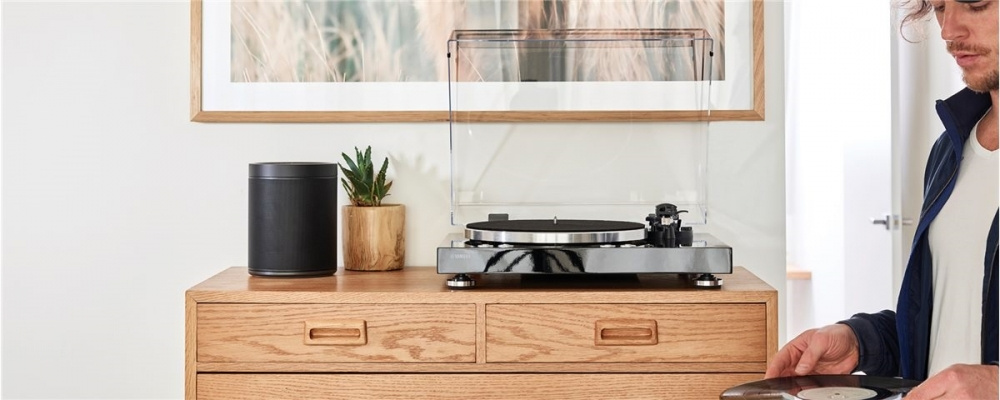 Yamaha MusicCast Vinyl 500 med nätverk svart, demovara