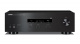 Yamaha R-S202D gen 2 stereoförstärkare, svart Svart stereoförstärkare med digital display och ljudkontroller.