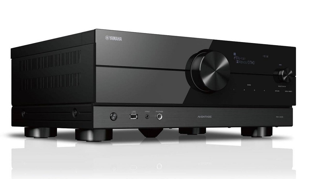 Svart Yamaha Aventage RX-A2A hemmabioförstärkare med kontroller och display.