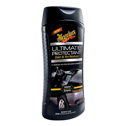 En flaska med Meguiars Ultimate Protectant för interiör och exteriör.