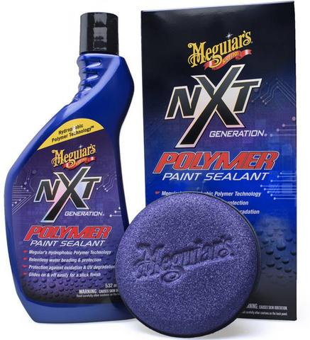 Flaska med Meguiars NxT Polymer Paint Sealant och svamp för applicering.