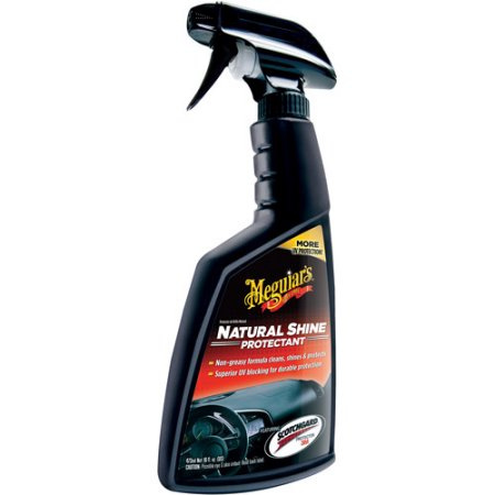 En sprayflaska av Meguiars Natural Shine Protectant för inredning.