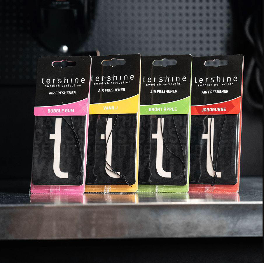Fyra förpackningar med doftspray: bubble gum, vanilj, grönt äpple och jordgubb.