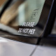 Tershine Dekal - Please Do Not Pet, svart Svart dekal med texten \