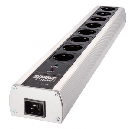 En nätverkslist med åtta uttag och skyddsfunktioner.