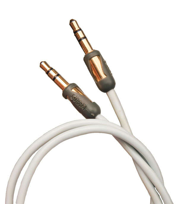 Ett vitt ljudkablar med 3,5 mm kontakter i varje ände.